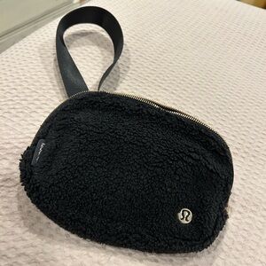 Everywhere Belt Bag 1L Sherpa Fleece